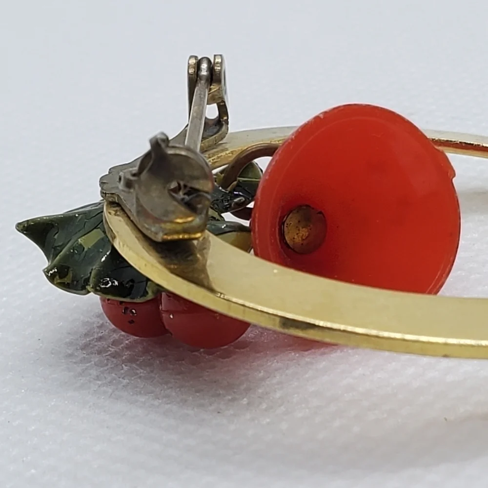 HOLIDAY PIN BROOCH